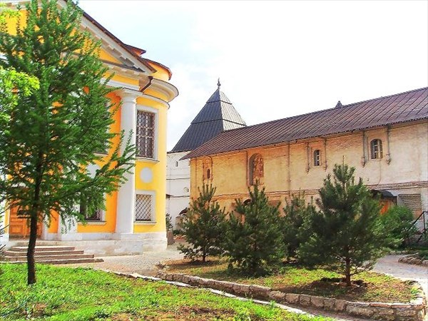 038-Новоспасский-храм иконы Божией Матери Знамение и Западная ба